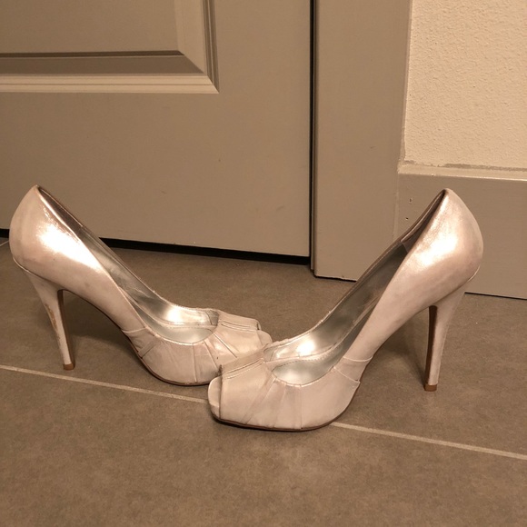 ALDO- peep toe heels in pearl white - Picture 7 of 8